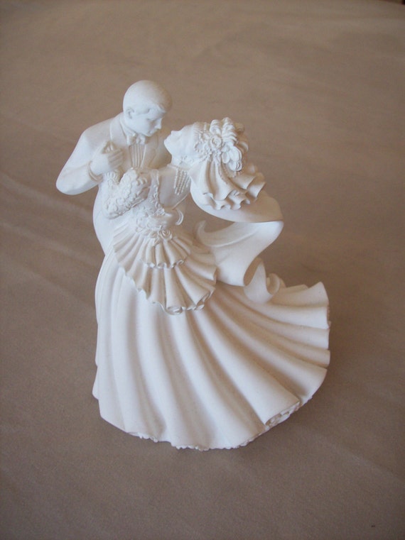  Wedding  cake  topper  dancing  couple  solid white Wilton caketop