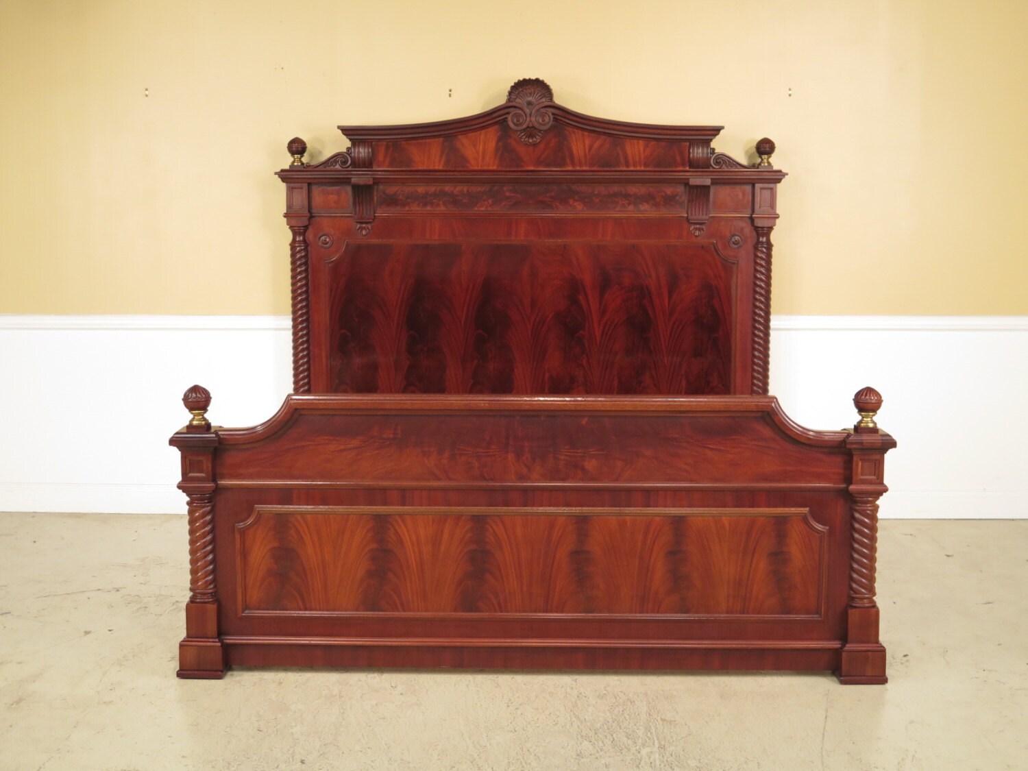 26287E HENREDON Ralph Lauren King Size Victorian Style Bed