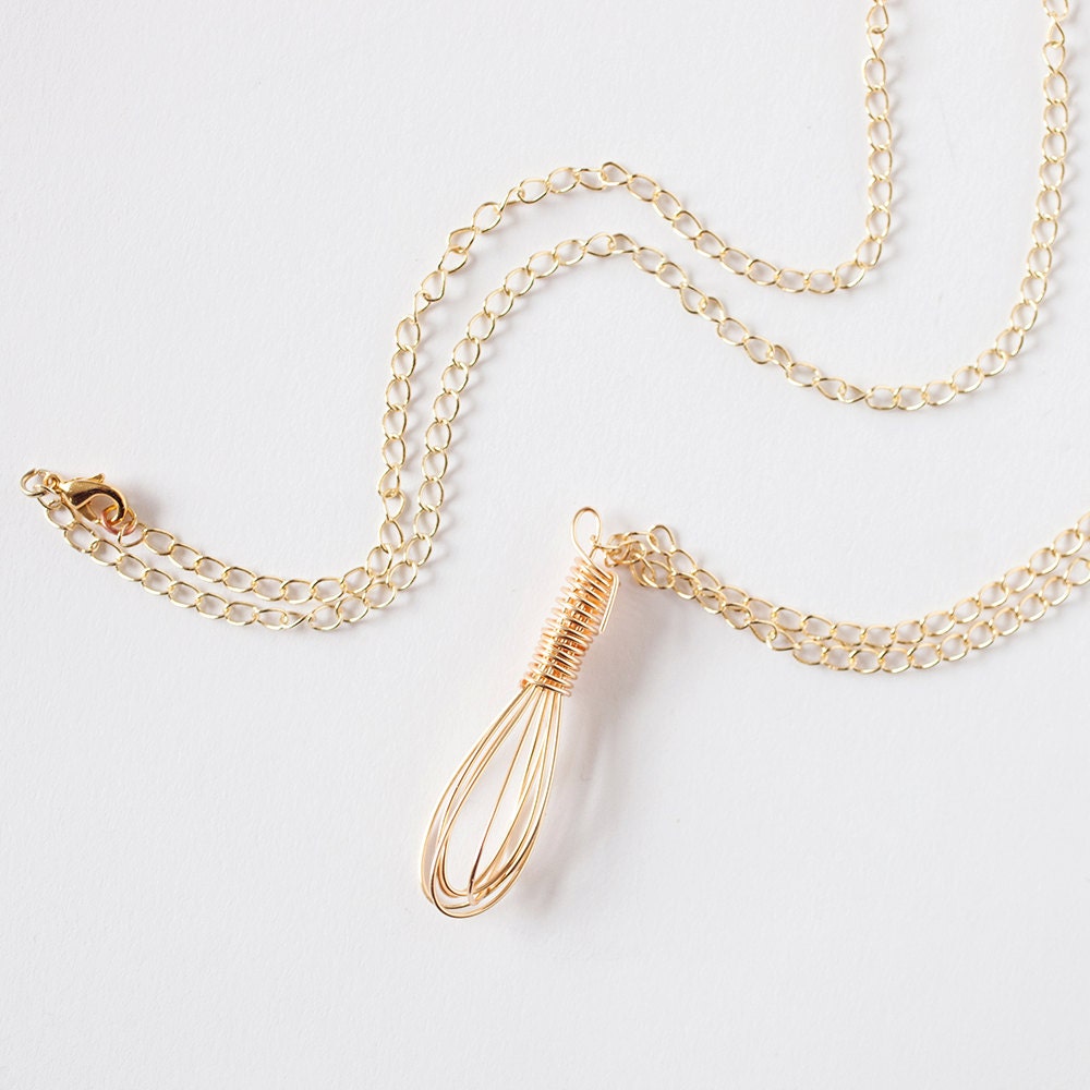 Tiny Whisk NecklaceGold