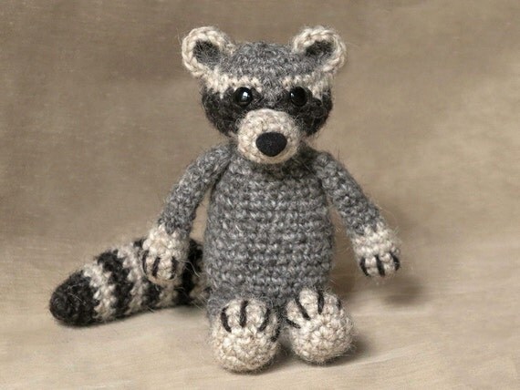 Crochet amigurumi raccoon pattern