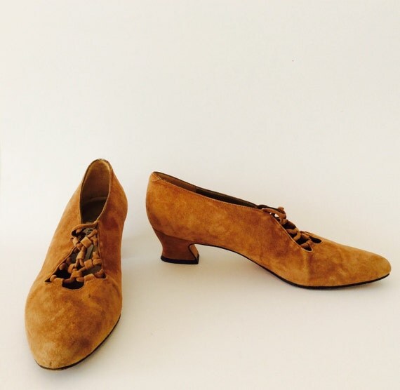 Tan suede squash heels / Vintage by ProjectObjectVintage on Etsy