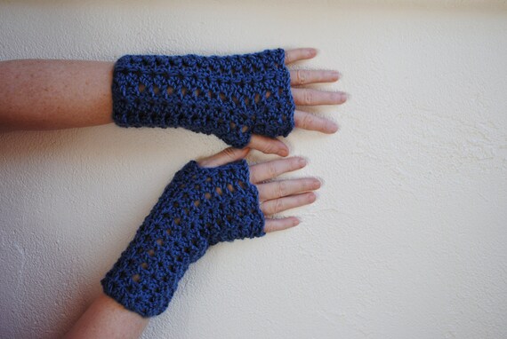 lacy gloves pattern crochet Shell Crochet Lacy Fingerless Gloves, lacy Gloves, blue Lacy wristers