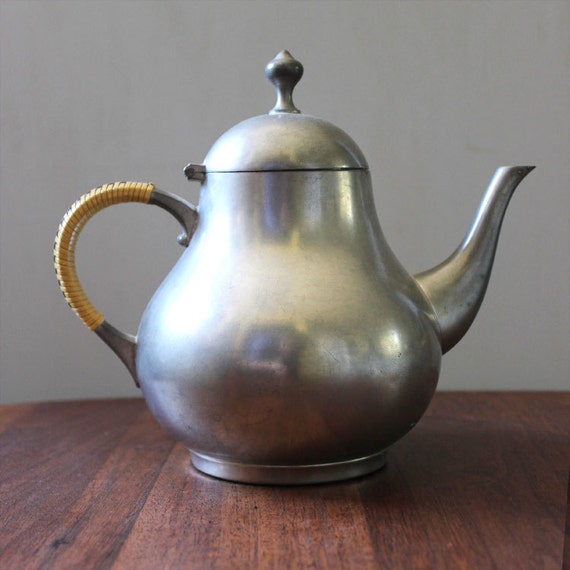 Vintage Dutch pewter tea pot made in Holland. by Kultur on Etsy