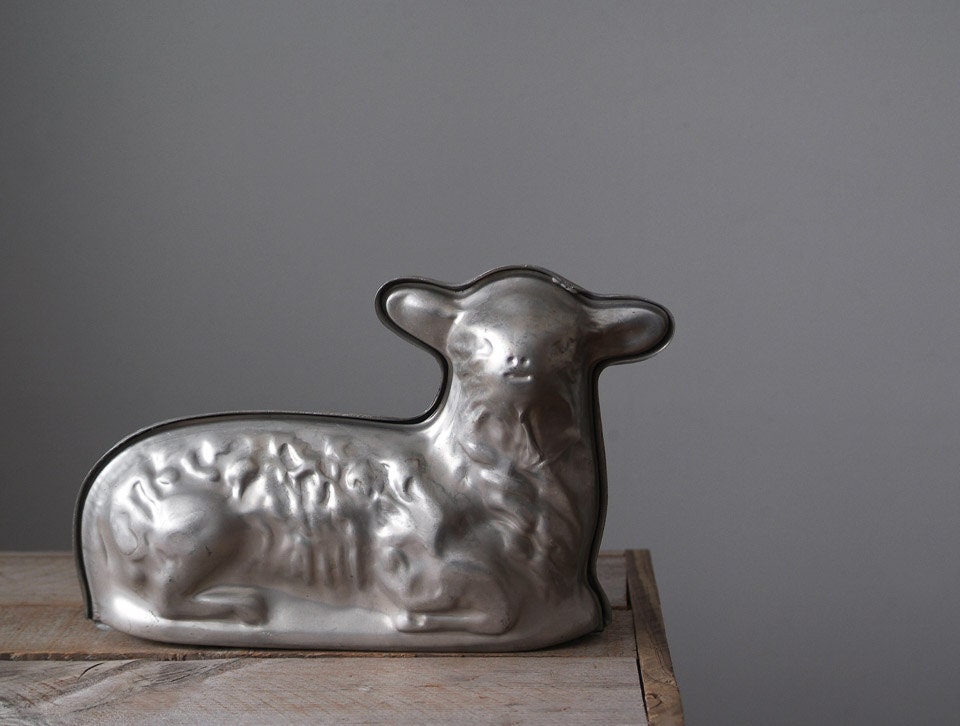 Vintage Cast Aluminum Lamb Mold Easter Decor Cake Mold Food