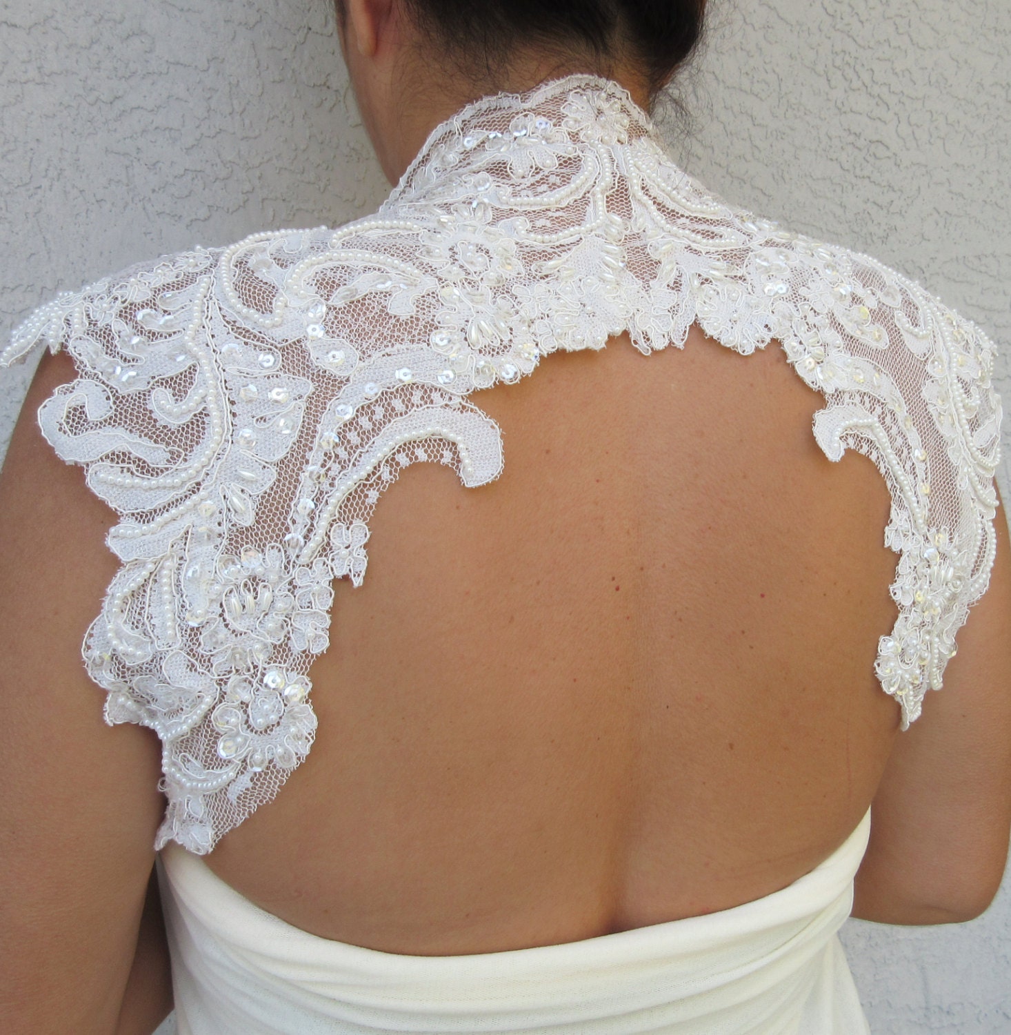 Wedding Bridal Ivory Beaded Lace Keyhole Back Bolero Shrug