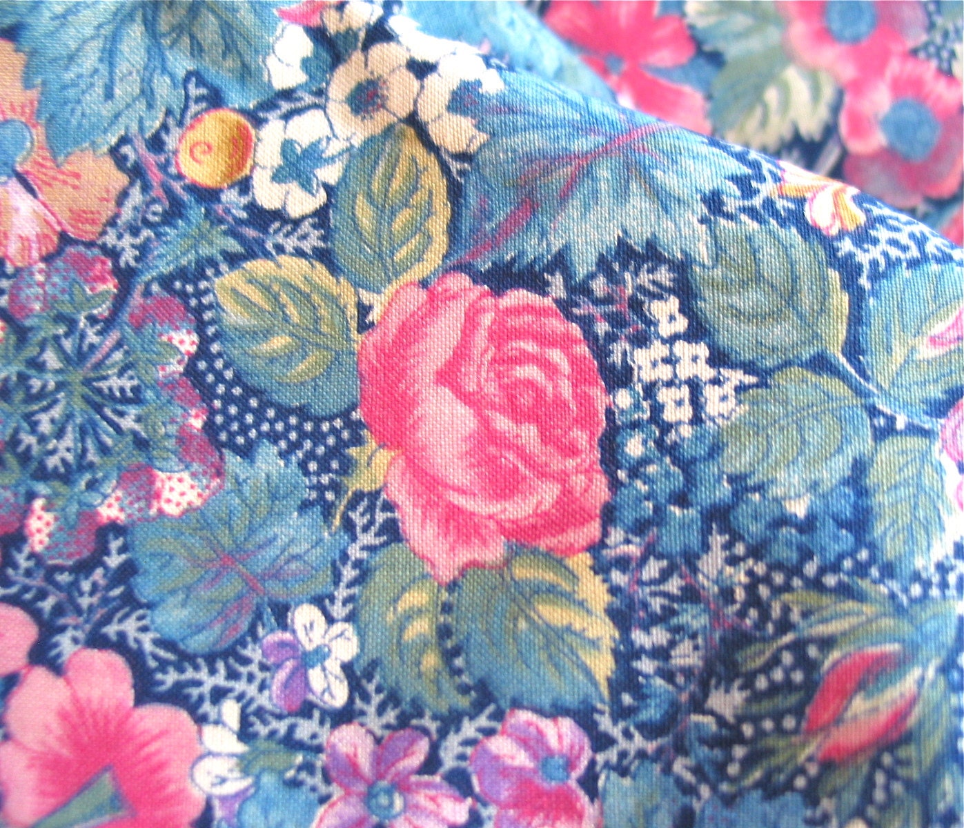 Vintage Cotton Print Concord Fabrics by Joan by marypearlsvintage