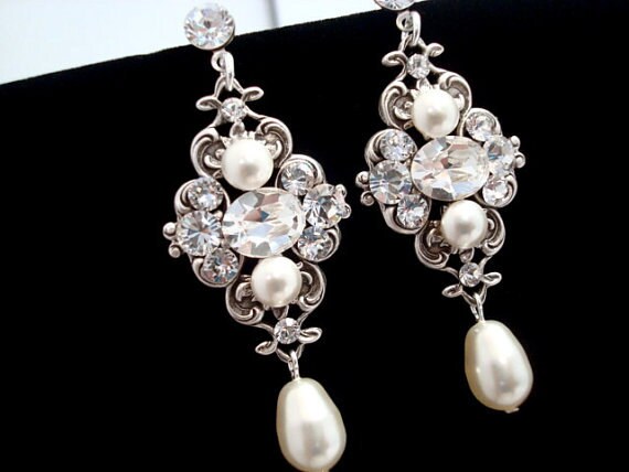 Pearl Wedding earrings Crystal Bridal earrings by treasures570