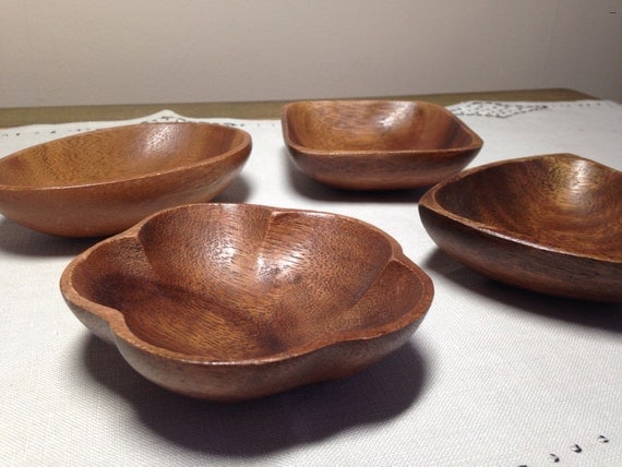 Small Wooden Bowls In 4 Different Shapes By Violetsandgrace