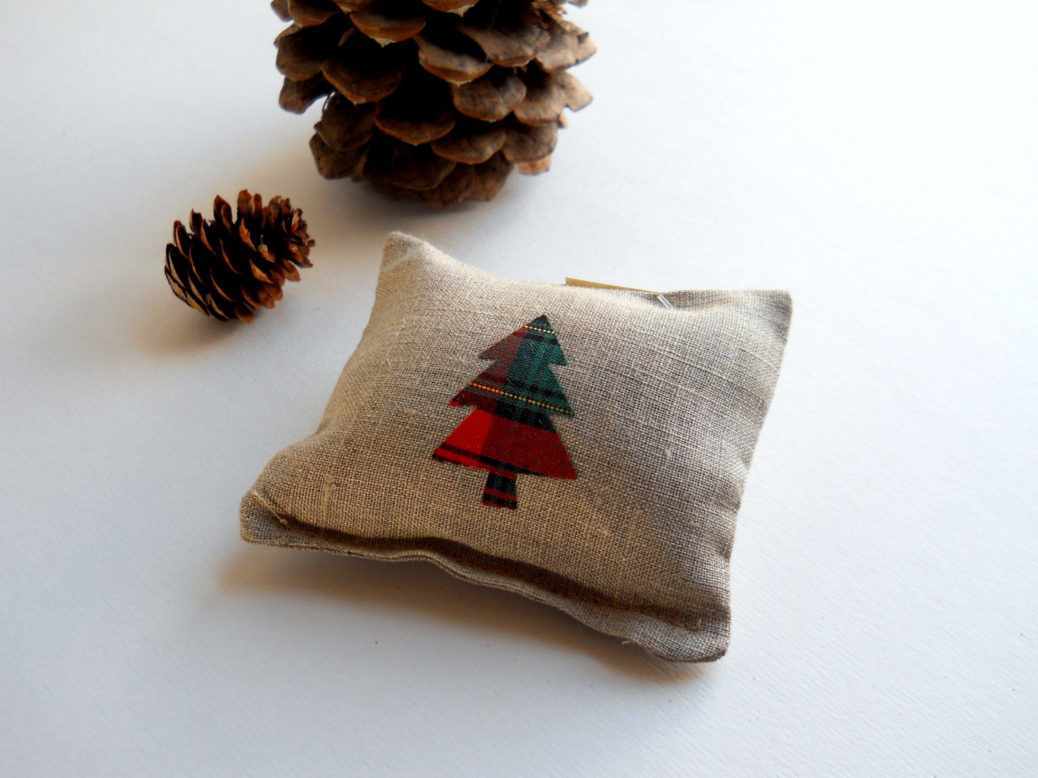 Maine Balsam Fir Sachet in Linen with Mini Red and Green Plaid Tree Applique - Mini Maine Balsam Fir Pillow