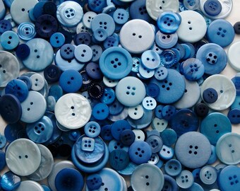 50 Mix Blue Buttons, Blue Berry Pie Mix, Assorted Size Mix Grab Bag Crafting Jewelry Collect (582)