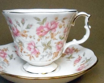 Popular items for royal albert teacup on Etsy