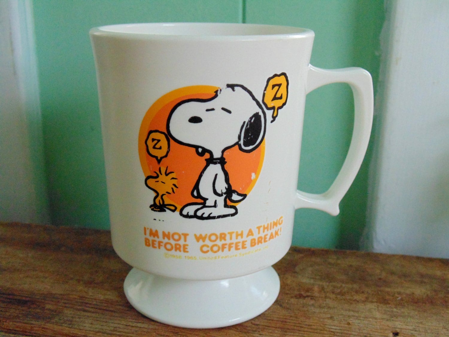 SNOOPY Pedestal Coffee Mug 1965 vintage 1960s by OurVintageHouse