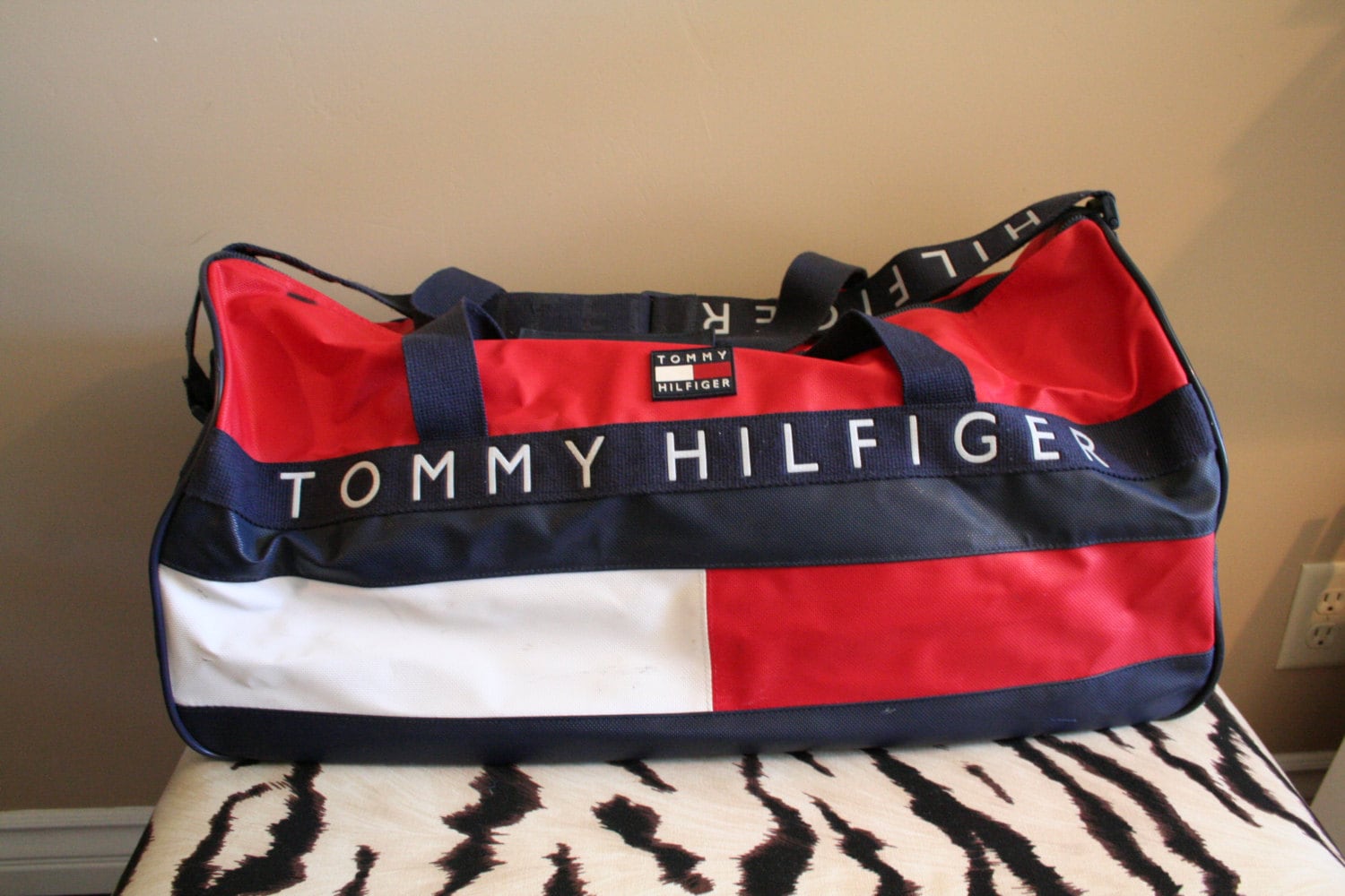 at tilføje Brandy øge Vintage Tommy Hilfiger Handbags | Literacy Basics