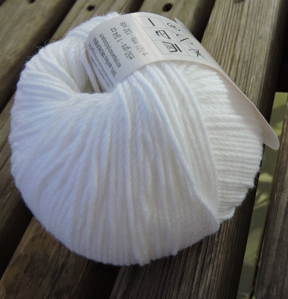DK Weight Yarn Cotton Blend 50g 132 yards White (01) Katia