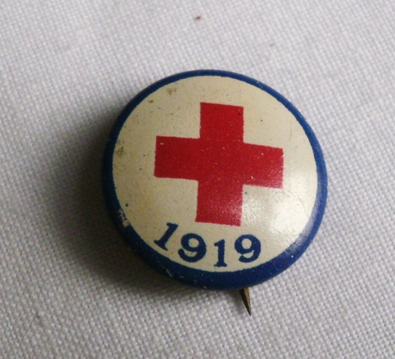 Vintage 1919 Red Cross Button/Pin