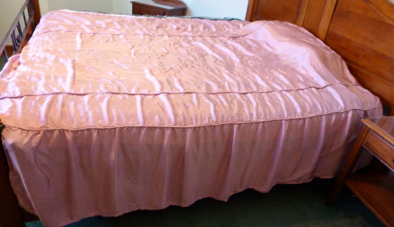 Vintage Bedspread Hollywood Rose Pink Satin Ruffle Coverlet