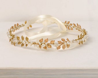 Goddess Halo Gold Leaf Tiara Wedding Headband Pearl and Crystal Hair Piece Athena Headpiece Boho Chic Bridal Hair Accessory Hair Jewelry