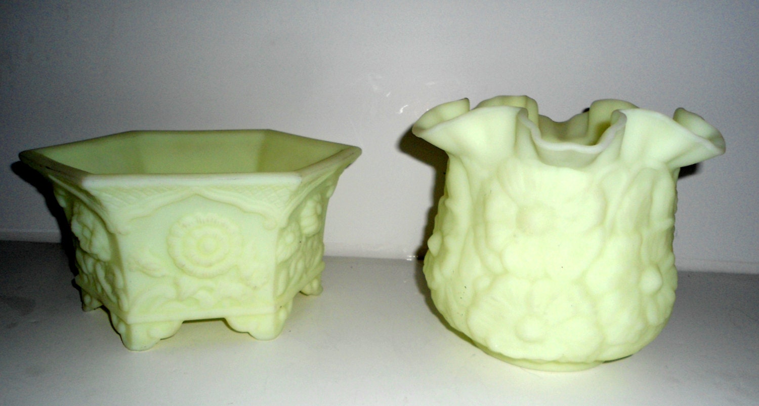 Download Vintage Collection of Fenton Custard Glass in the Poppy