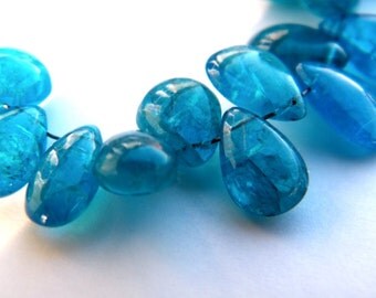 Popular items for neon blue apatite on Etsy