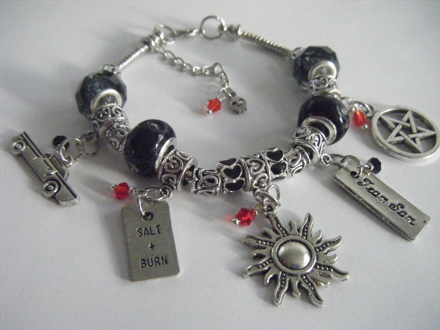 SUPERNATURAL Charm Bracelet Demon Hunters Protection Samulet