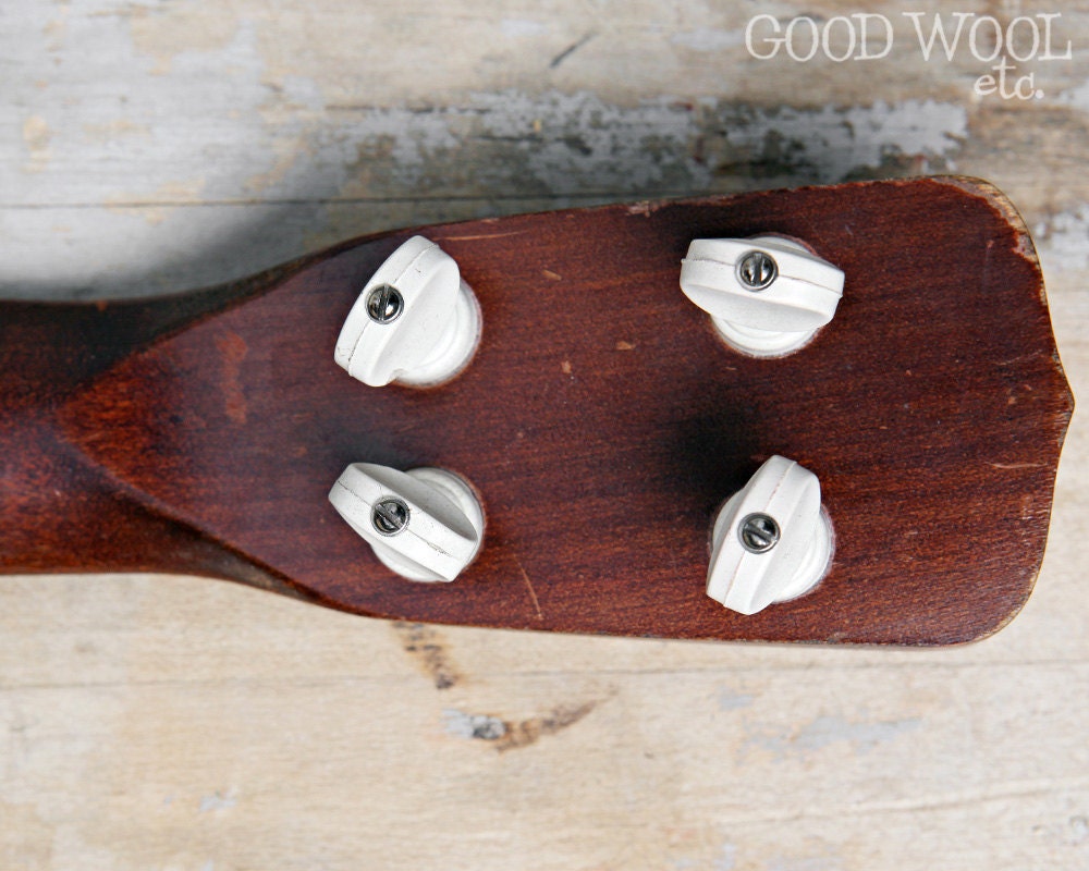 vintage ukulele ss maxwell regal chicago 1940's