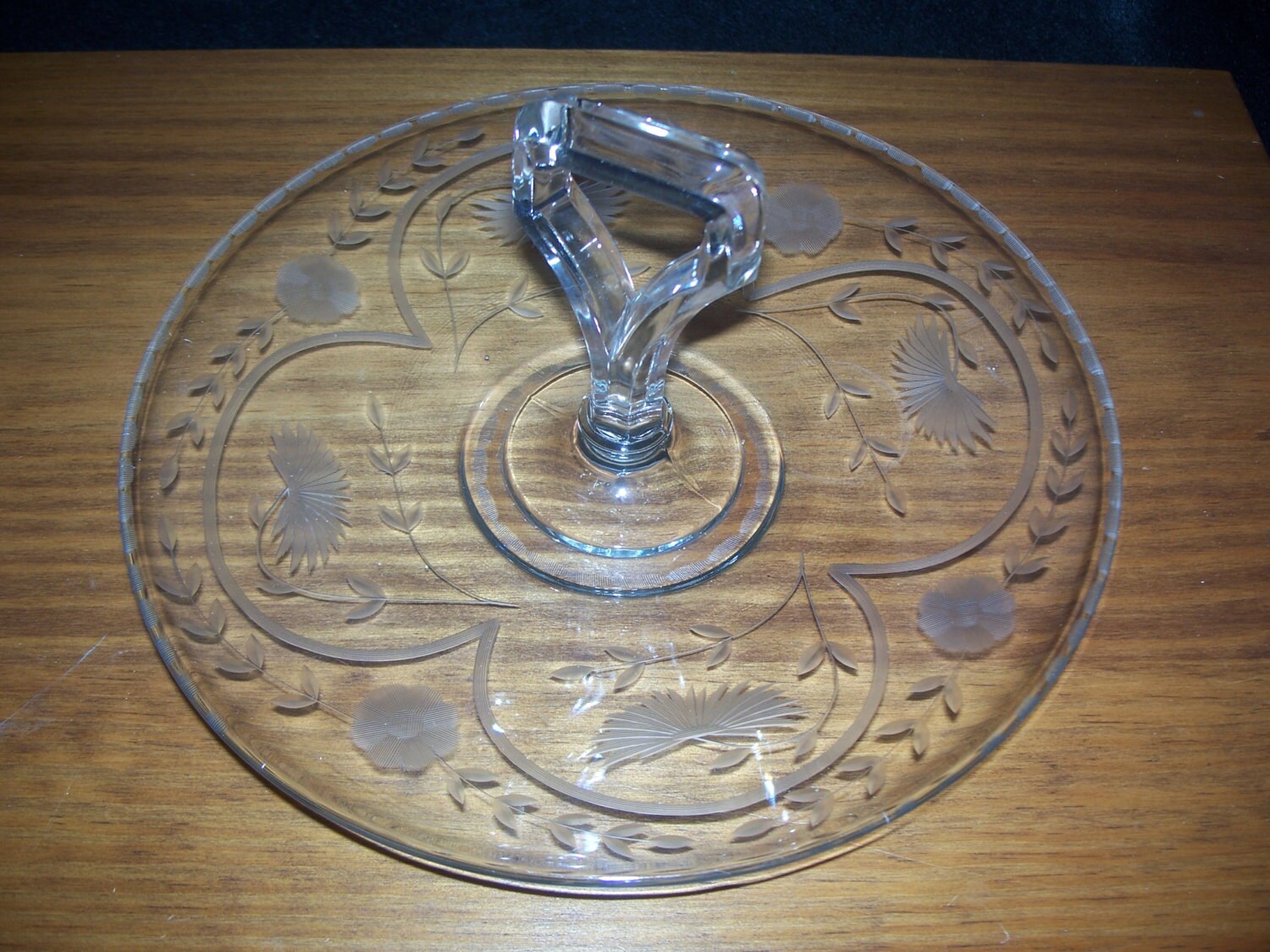 FREE U.S. SHIPPING Vintage Etched Clear Glass Sandwich Plate with