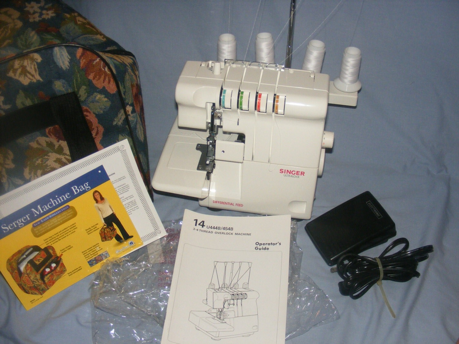 SALE: Singer Ultralock Differential Feed Serger Sewing Machine