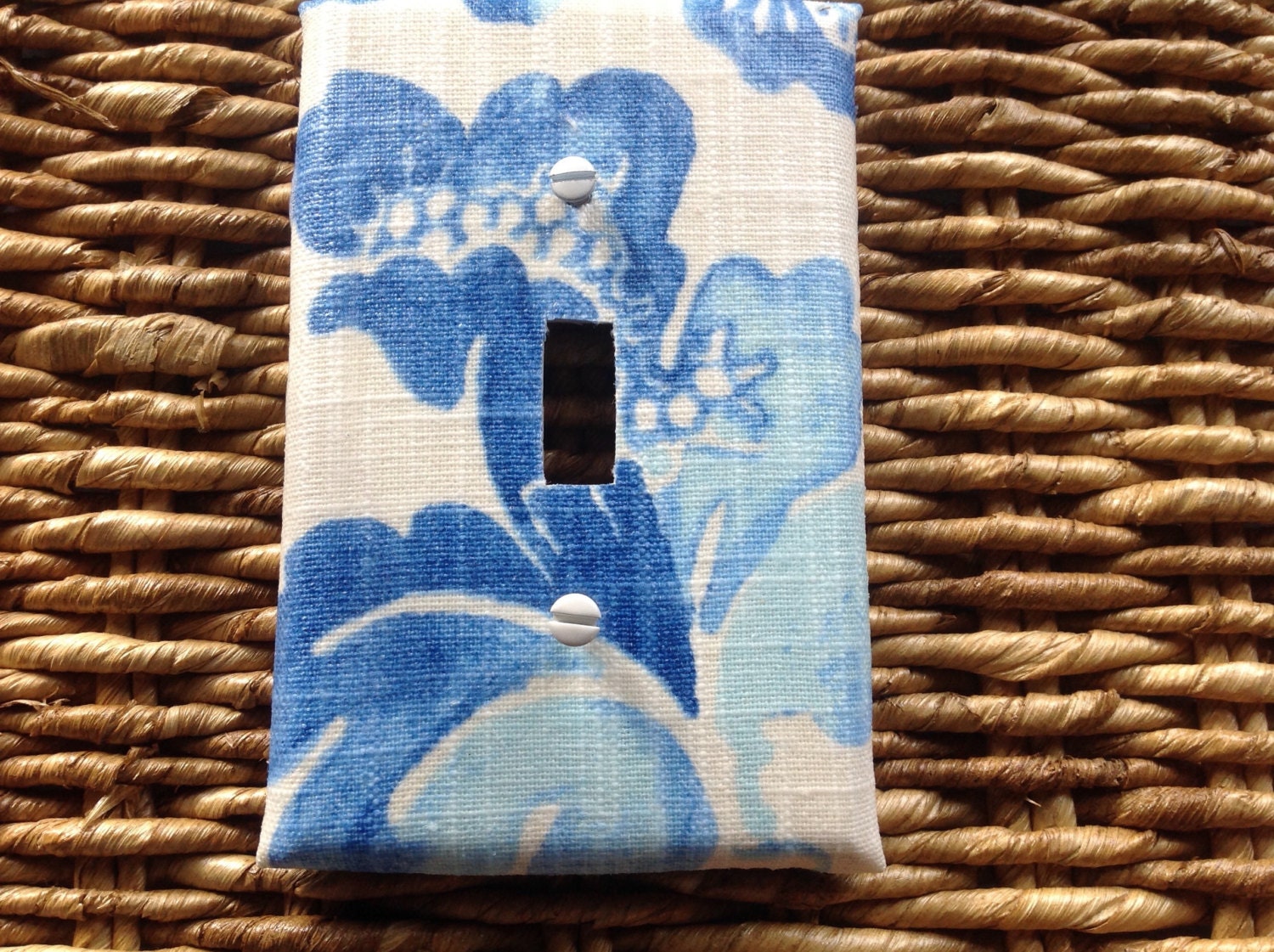 Soft focus porcelain switch plates