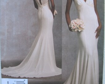 Vogue Wedding Dress pattern Size 12-16 Vogue 1032, Close fitting lined