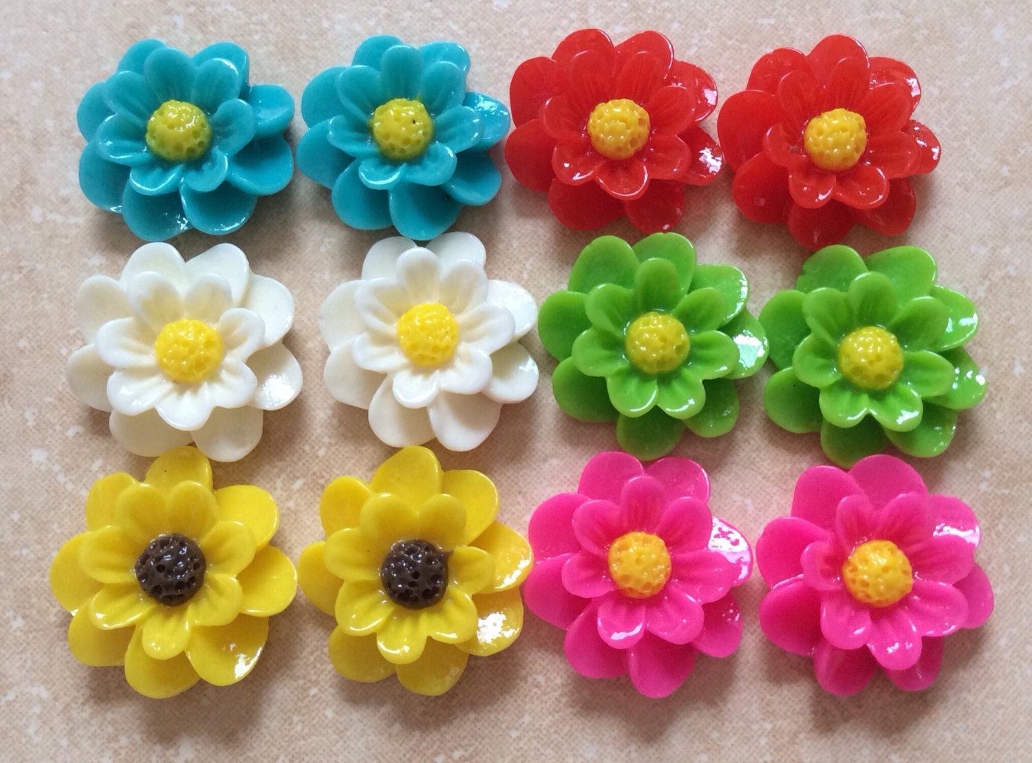 12 pcs 19 mm Mixed Resin Flowers, mixed 19 mm cabochon, mixed 18 mm ...