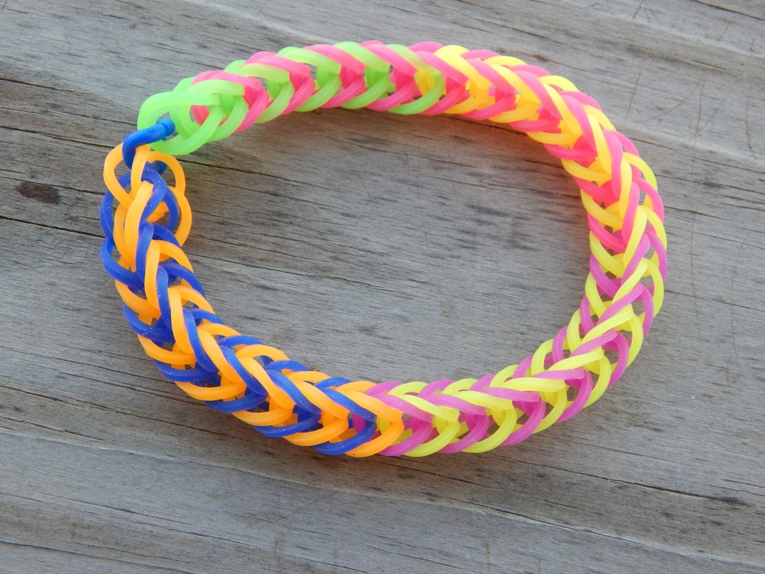 Multicolor Fishtail Pattern Rubber Band Bracelet by Sapphire107