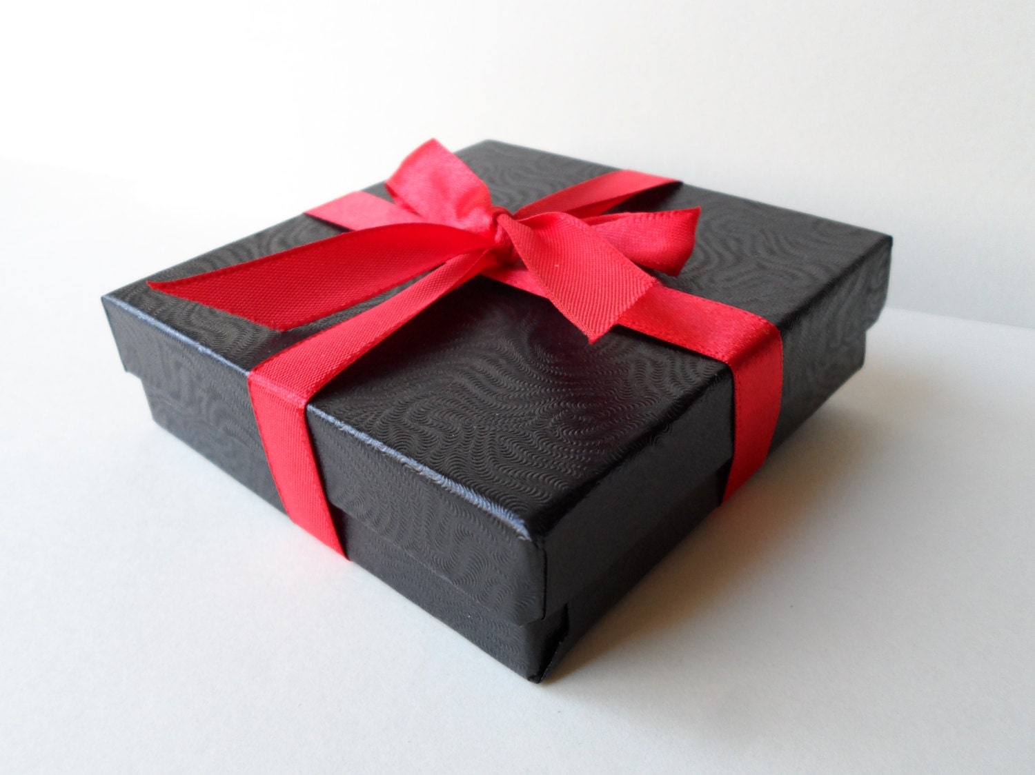 Small Jewelry Gift Box For The Item You Ordered To Be Packaged