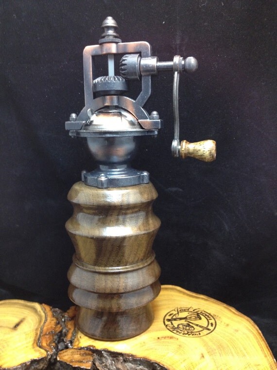 Antique Style Pepper Grinder