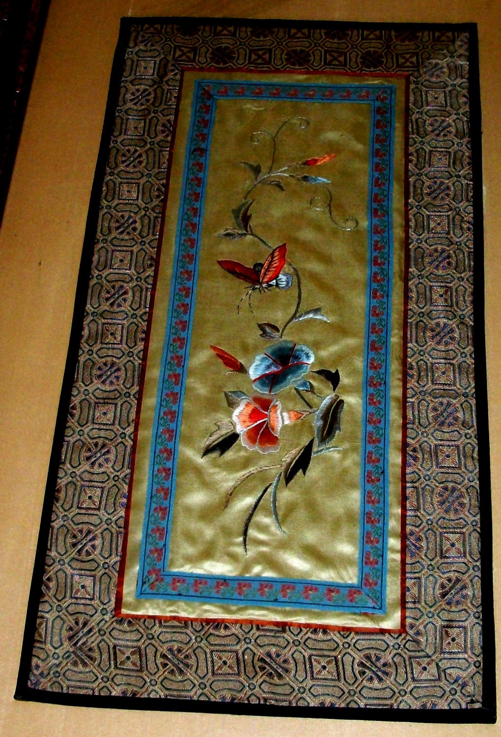 Vintage Chinese HAND EMBROIDERED Art Silk TAPESTRY featuring