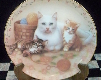 The Royal Family Collectible Cat Plate Susan Leigh