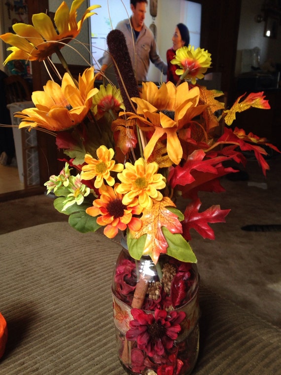 Mason jar fall floral arrangement