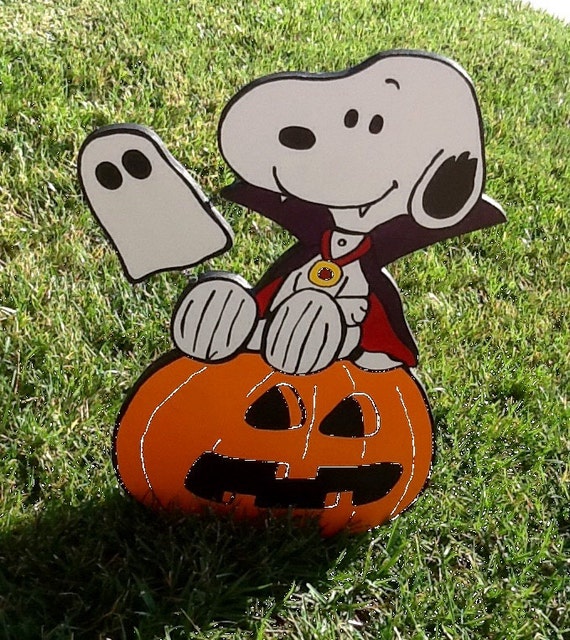 HALLOWEEN Dracula SNOOPY PEANUTS Pumpkin With Ghost Hand