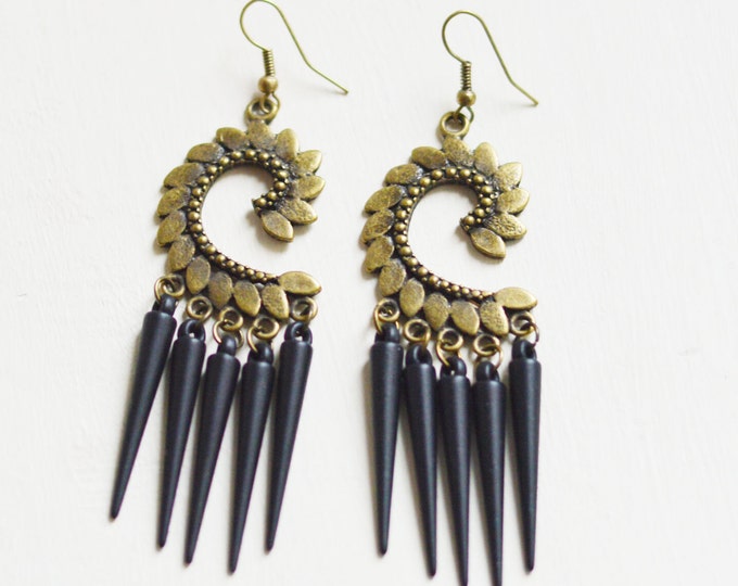 BOHO CHIC // Bright and stylish earrings from metal brass with acrylic cones // Rustic, Retro, Vintage // Brown, Black // Style, Fashion