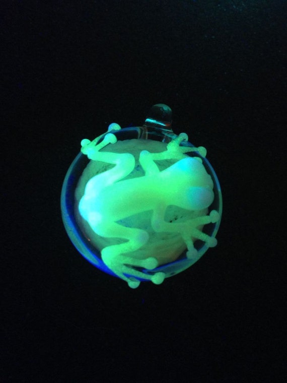 Glow In The Dark Frog Pendant With Rainbow LED