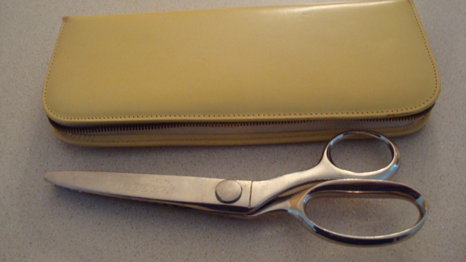 Vintage Wiss CC7 Pinking Shears with Deluxe Leather Zippered Scissor