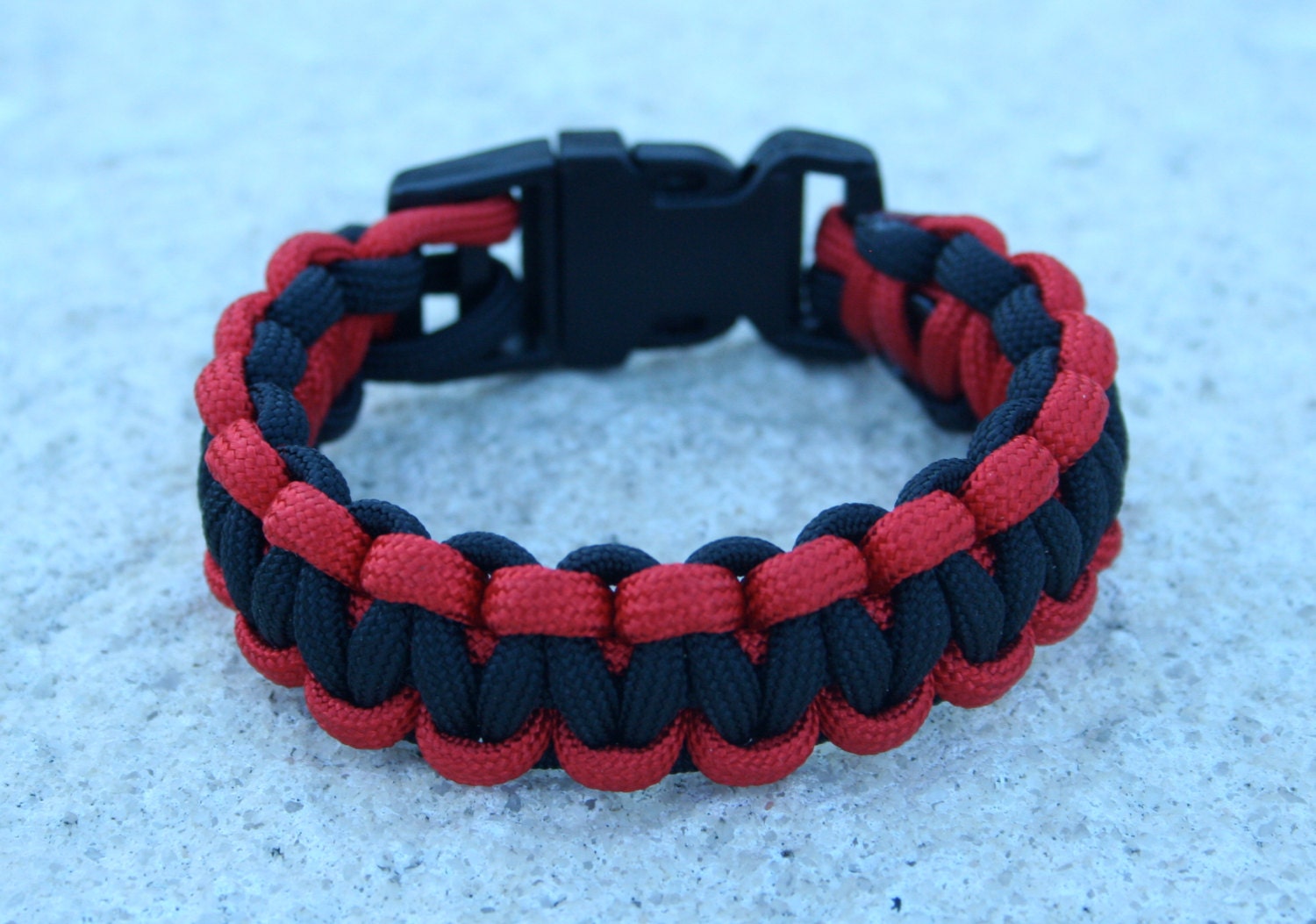 Black and red paracord bracelet