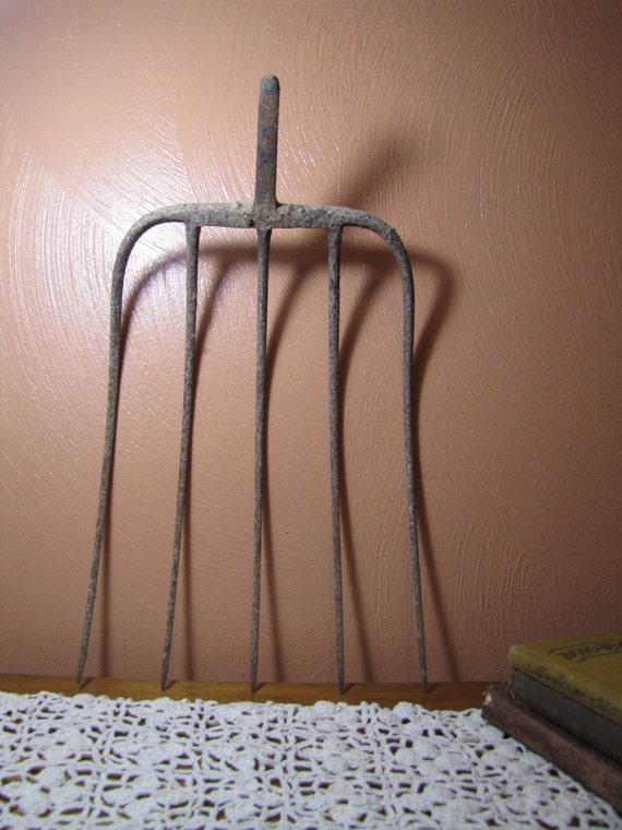 Vintage Pitchfork Head by PungoVintage on Etsy