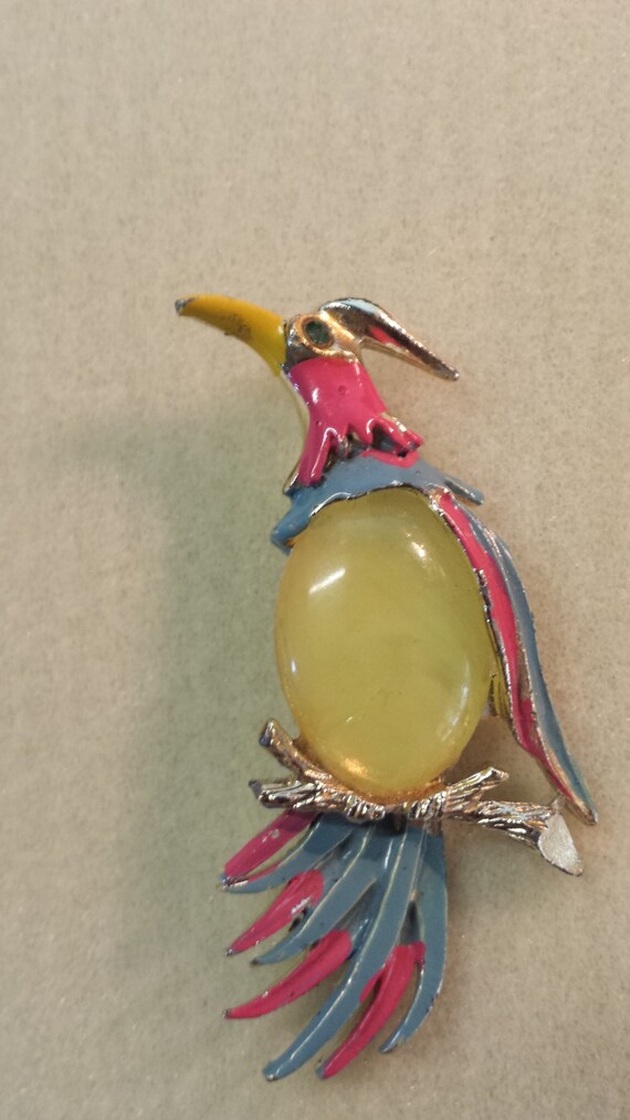 Vintage Yellow Jelly Belly Gold tone Bird Brooch/Pin Pink Blue