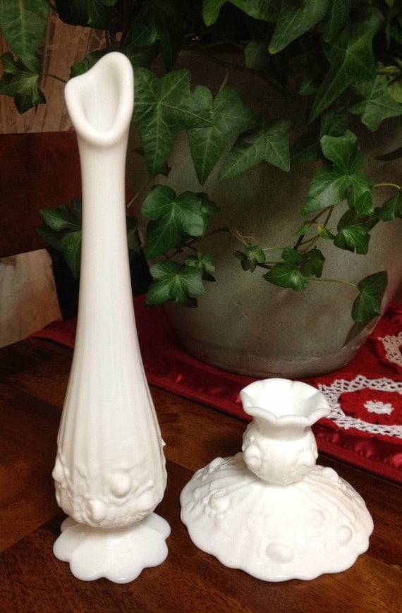 Lot of 2 Vintage Fenton Milk Glass Wedding Rose Bud Vase and