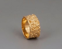 chunky gold wedding rings