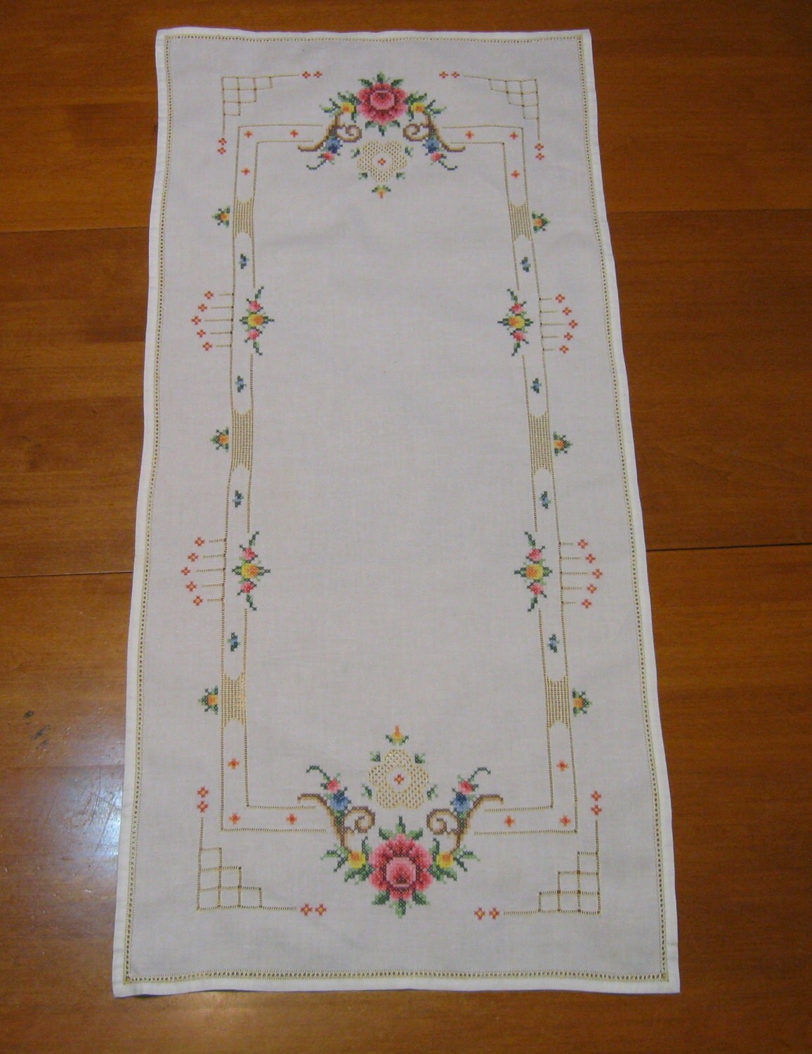 Roses Cross Stitch Table Runner Vintage Linen Soft Creamy