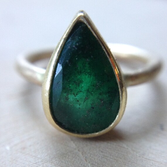 Rustic Emerald Teardrop Shape Ring 18K Gold by dooziejewelry