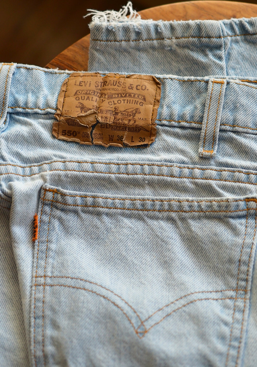 Vintage Levi's 550 zipper fly faded very light blue 36/30