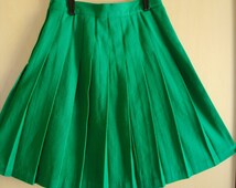 Popular items for dark green skirt on Etsy