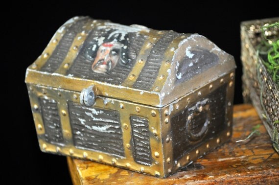 pirate toy treasure chest